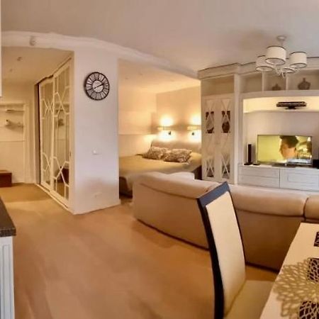 Cozy Studio Apartment In The Center Of Riga Exteriör bild
